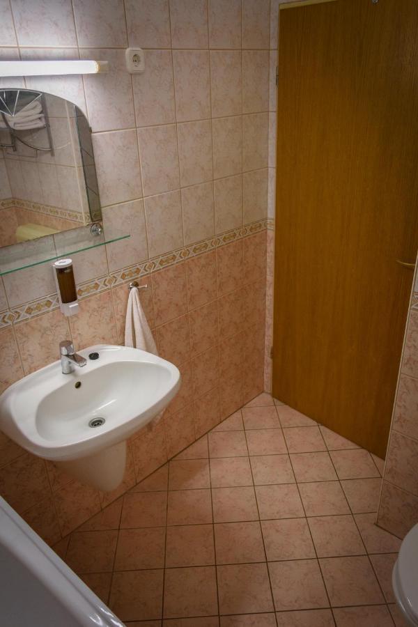 Erika Apartman Sárvár Extérieur photo